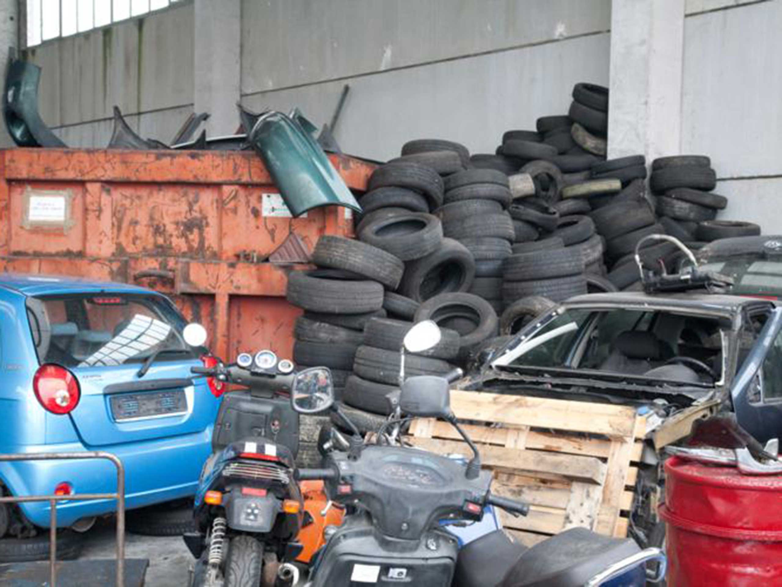 Demolizioni-moto-camion-scooter-gratis-monza-brianza