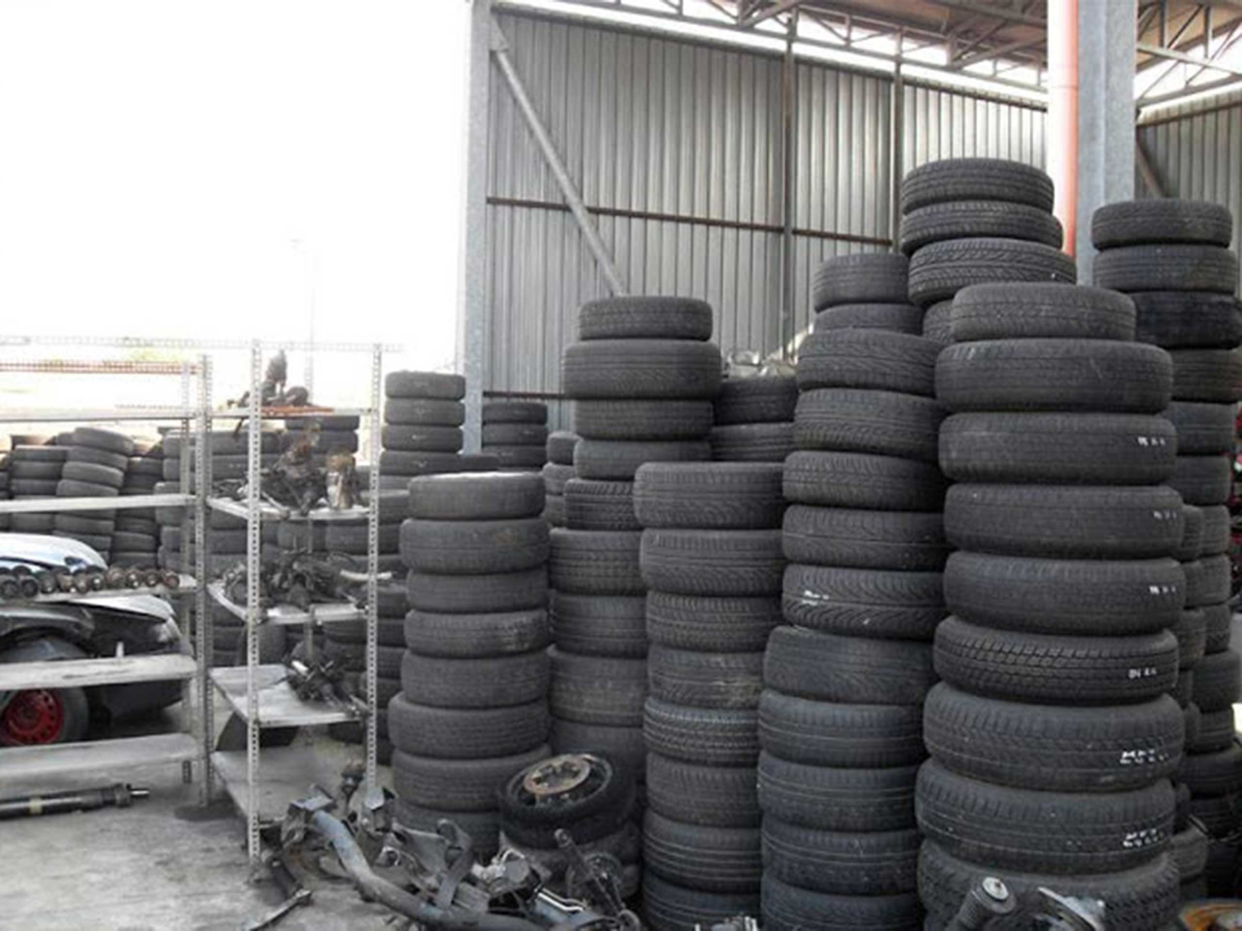 Pezzi di ricambio carrozzeria auto usati Milano Varese Vendita paraurti