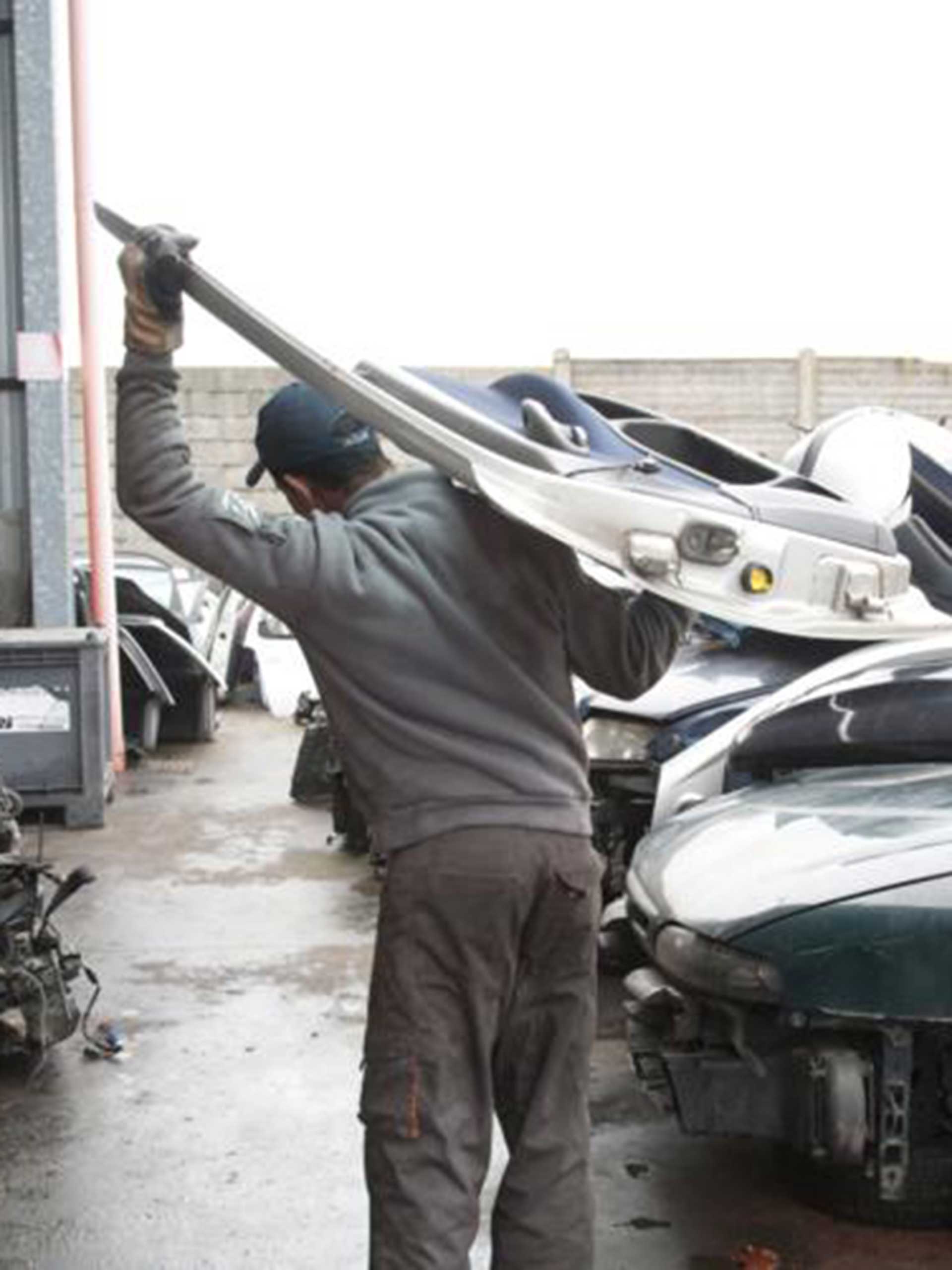 Rottamazione-ritiro-auto-gratuito-milano